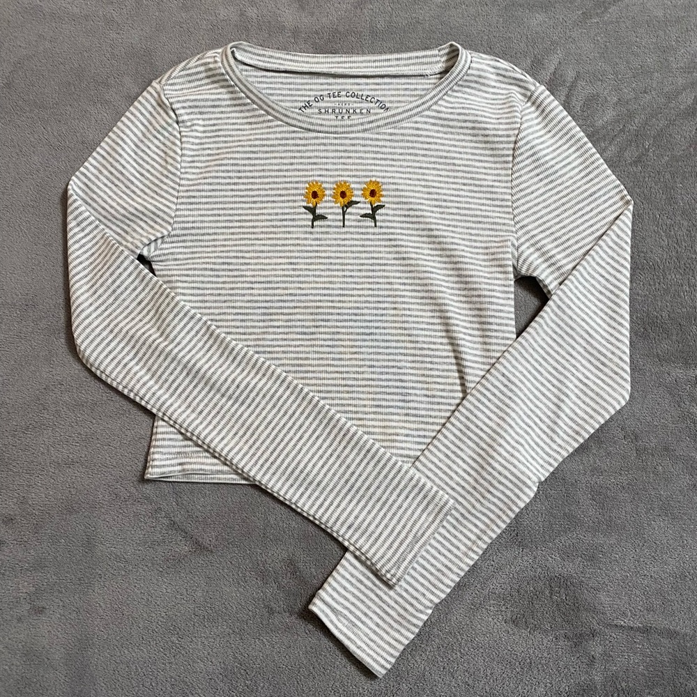 embroidered long sleeve crop shirt